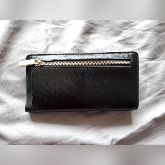 BlackMadison Large Slim Bifold Wallet - Picture 2 of 3